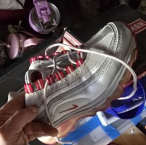 Vintage NIKE AIR MAX 24-7 (GS) MET SILVER-VARSITY RED